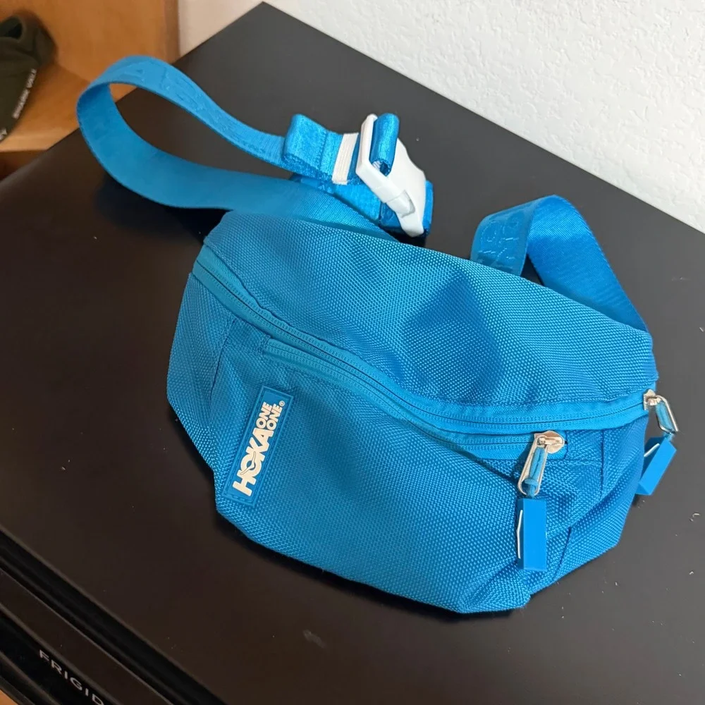Hoka One One Blue Hip Pack Waist Bag Adjustable Belt Logo Strap Running Hiking